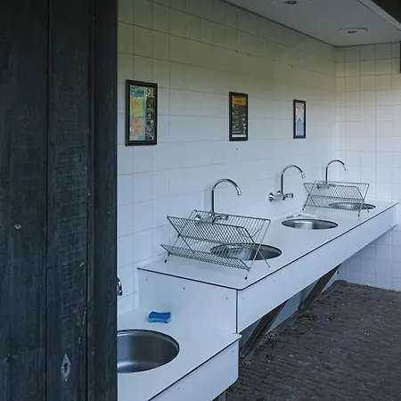Trekkershut In De Campsite Putten